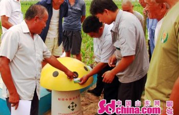 茌平:机井射频卡灌溉控制系统技术培训到田间